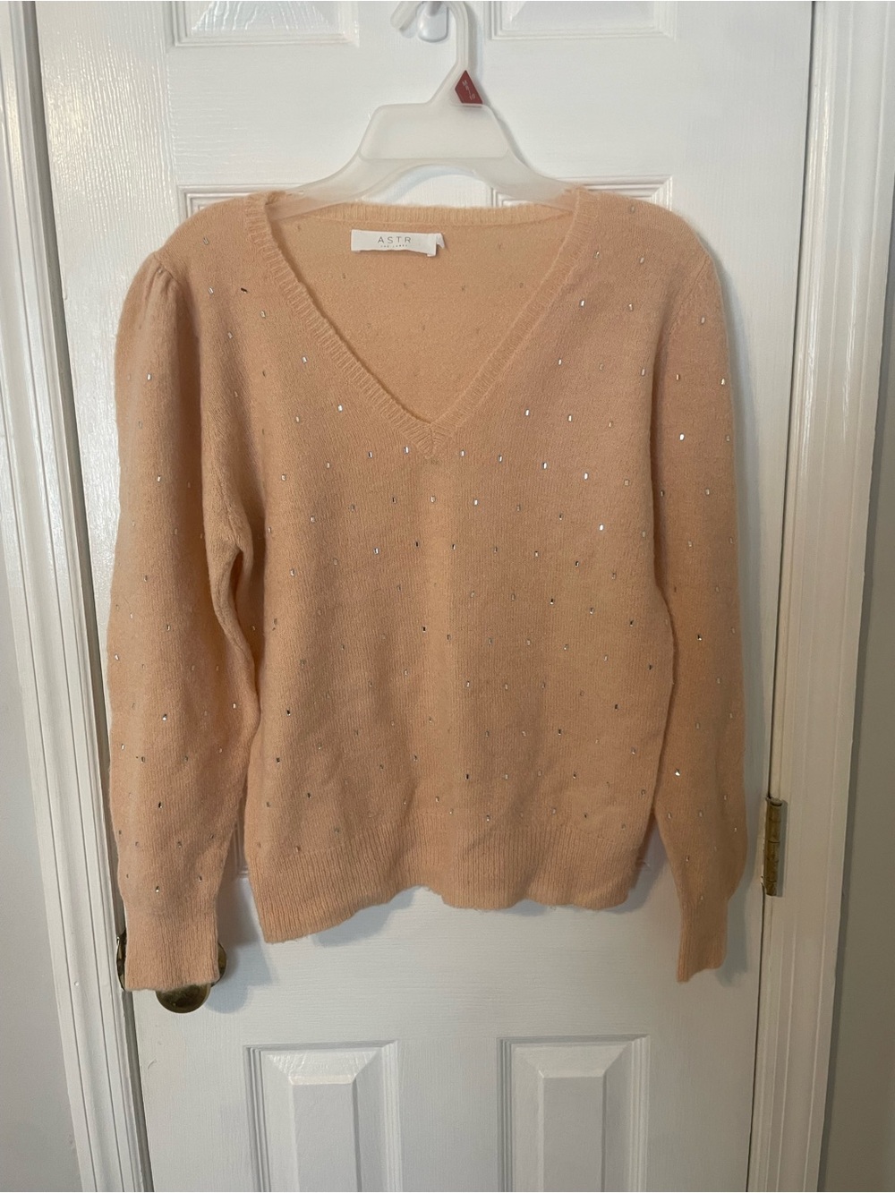 Astr The Label Wool Blend Blush Peach V-Neck Sweater with Sparkle Accents Sz L